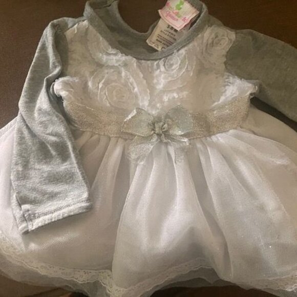 Baby size 3-6 Month Dress - Picture 3 of 6
